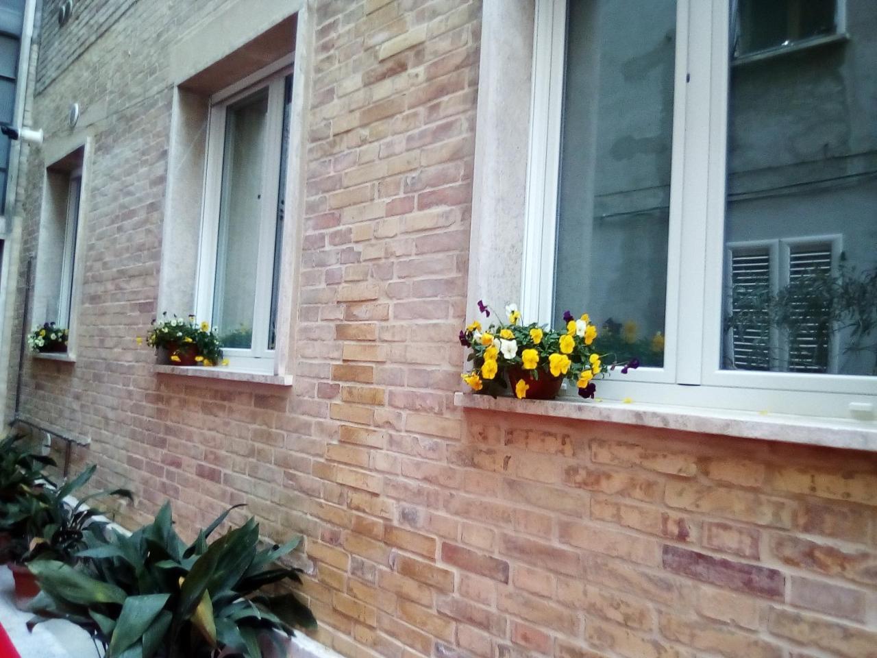 Bed and Breakfast Officina Urban Sleep Сан-Бенедетто-дель-Тронто Екстер'єр фото