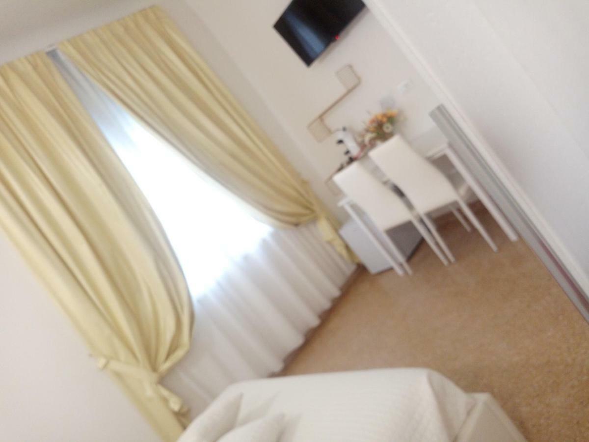 Bed and Breakfast Officina Urban Sleep Сан-Бенедетто-дель-Тронто Екстер'єр фото